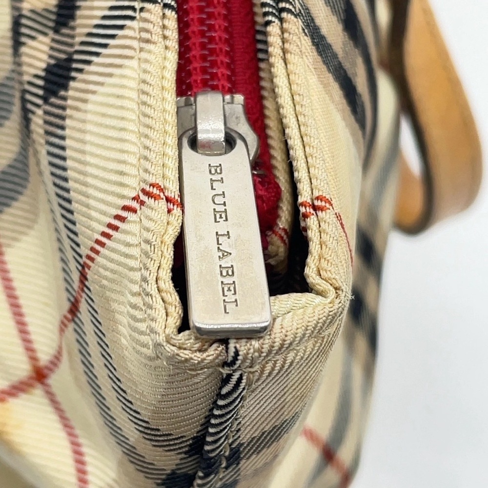 Authentic BURBERRY Blue Label
Nova Check Nylon Leather Beige
Tote - Picture 9 of 16